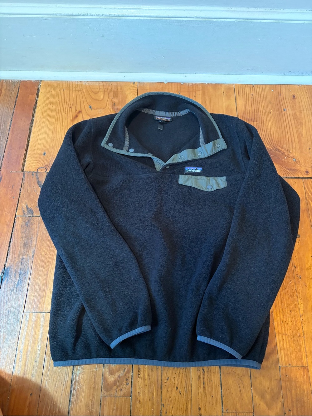 VINTAGE PATAGONIA SYNCHILLA women’s black half zip